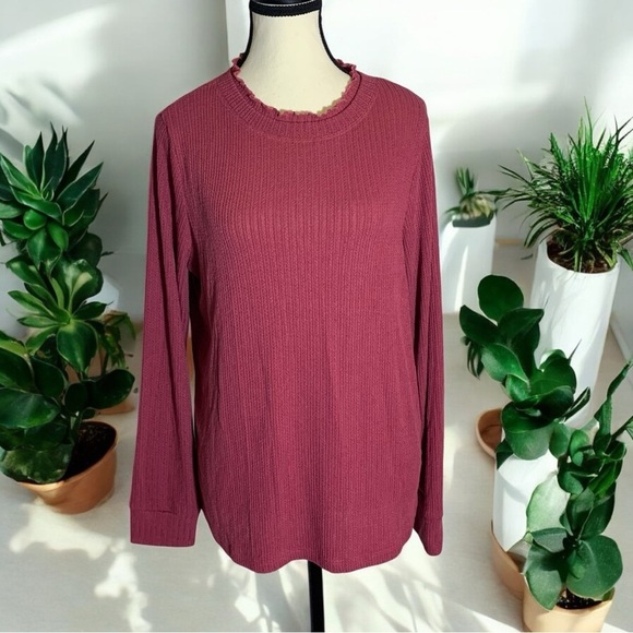 Magenta Crew Neck Long Sleeve Top Size Large - Picture 1 of 7